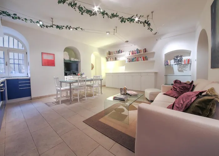 Duomo Deluxe Apartment